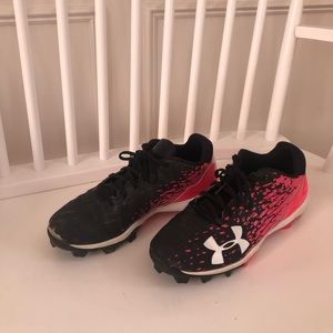 Under Armour softball cleats, size 6
